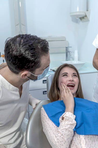 Best Urgent Tooth Repair  in Rainbow Lakes Estates, FL